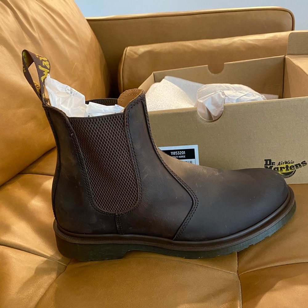 BNIB Dr. Martens brown Chelsea boot “Crazy Horse”